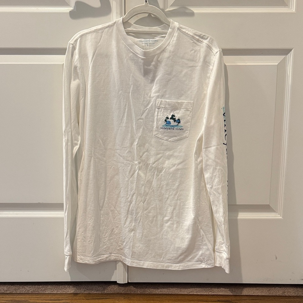 Vineyard Vines White Long-Sleeve Pocket Tee with Whale Graphic